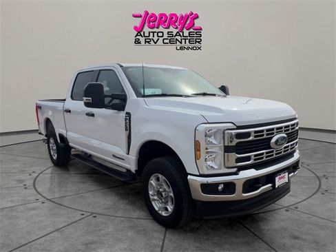 Used 2025 Ford F250 XLT w/ FX4 Off-Road Package image 7
