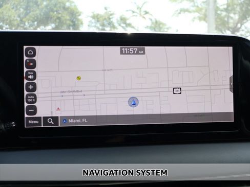 Used 2024 Hyundai Palisade SEL FWD image 3