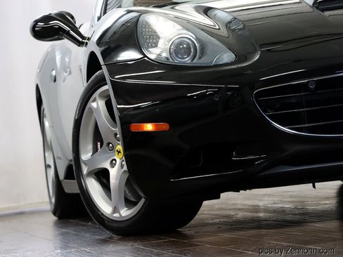 Used 2010 Ferrari California image 4
