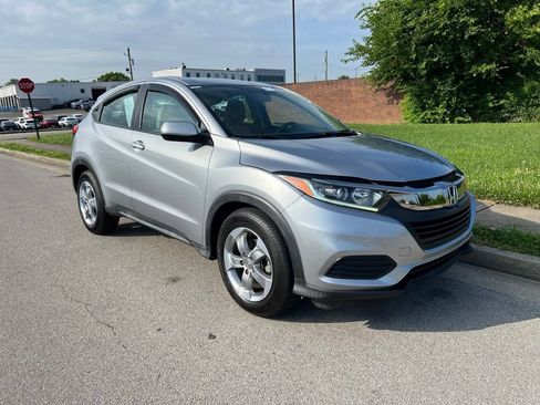 Used 2019 Honda HR-V LX image 2