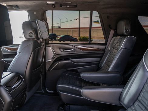 Used 2023 Cadillac Escalade Sport Platinum image 16