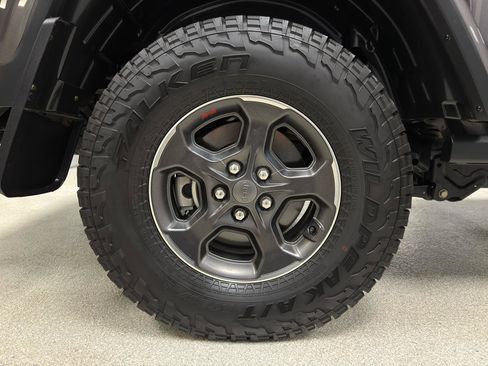 Used 2021 Jeep Gladiator Rubicon AWD/4WD image 38
