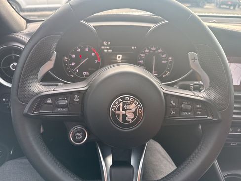 Used 2023 Alfa Romeo Giulia Veloce image 18