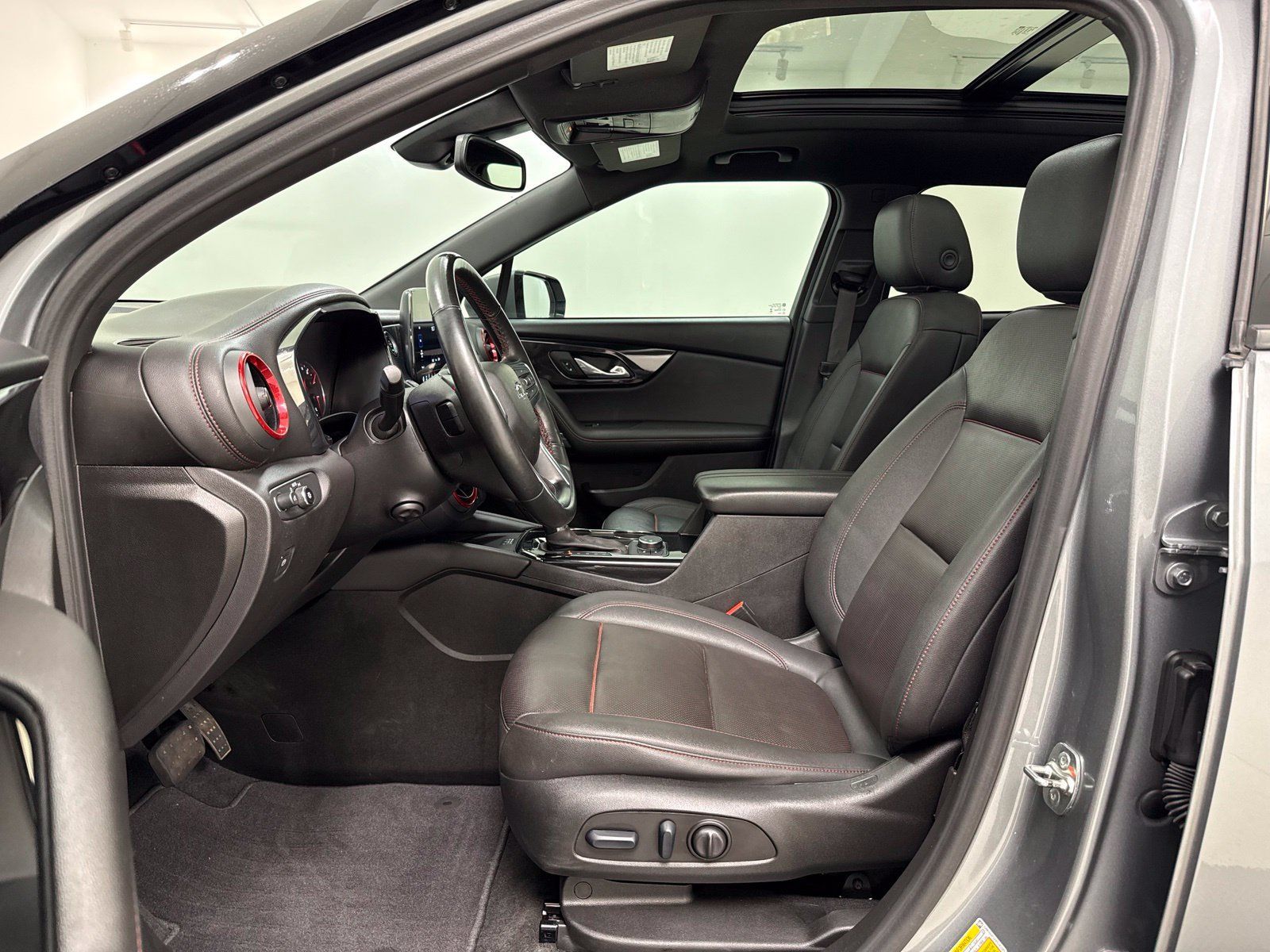 Used 2024 Chevrolet Blazer RS w/ Enhanced Convenience Package FWD image 16