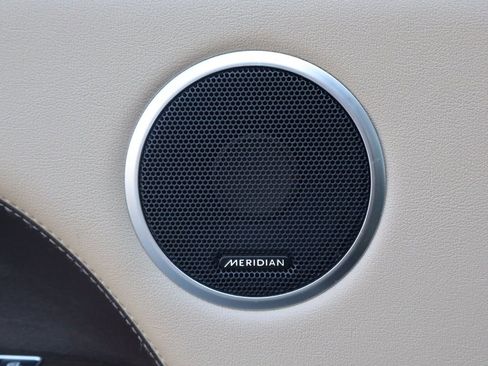 Used 2018 Land Rover Range Rover Sport SE image 11