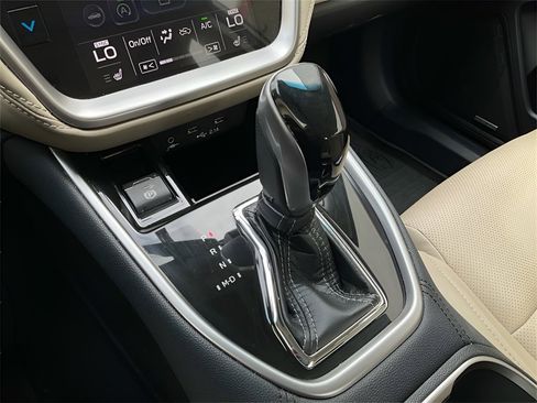 Used 2022 Subaru Legacy Limited w/ Popular Package #3 image 25