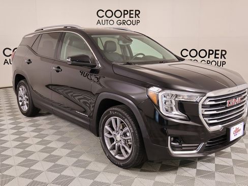 Used 2024 GMC Terrain SLT image 1