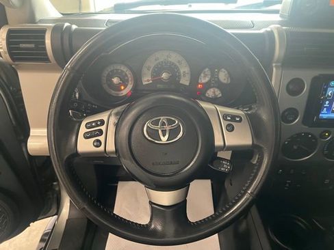 Used 2012 Toyota FJ Cruiser 4WD image 14