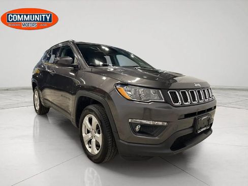 Used 2020 Jeep Compass Latitude w/ Popular Equipment Group AWD/4WD image 11