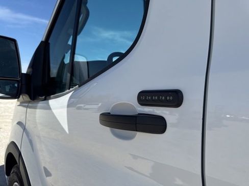 Used 2025 Ford Transit 350 XLT RWD image 9