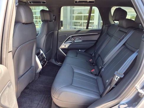 Certified 2025 Land Rover Range Rover SE AWD/4WD image 8
