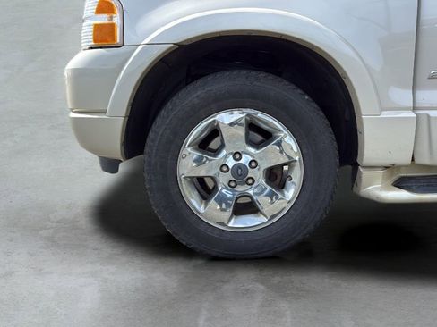Used 2005 Ford Explorer Limited AWD/4WD image 31