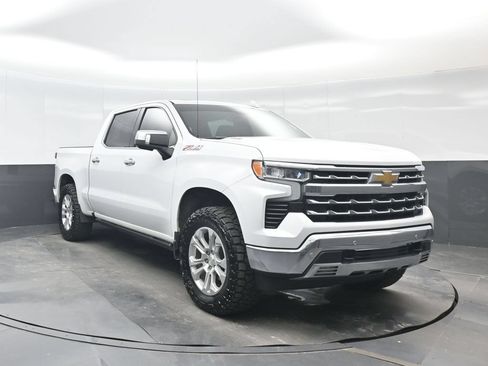 Used 2022 Chevrolet Silverado 1500 LTZ w/ LTZ Premium Package AWD/4WD image 9