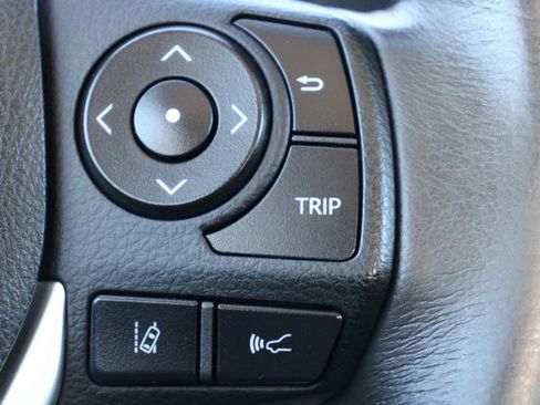 Used 2017 Toyota Corolla SE image 23