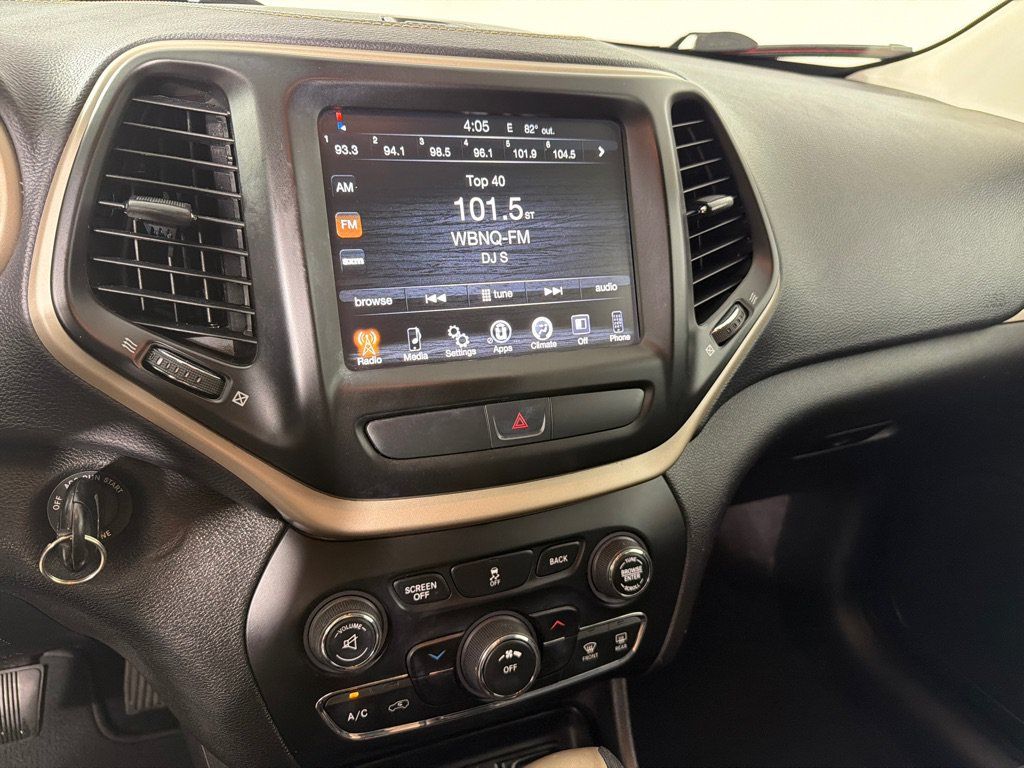 Used 2017 Jeep Cherokee Latitude FWD image 15