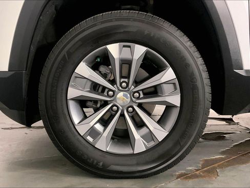 Used 2026 Chevrolet Equinox LT FWD image 9