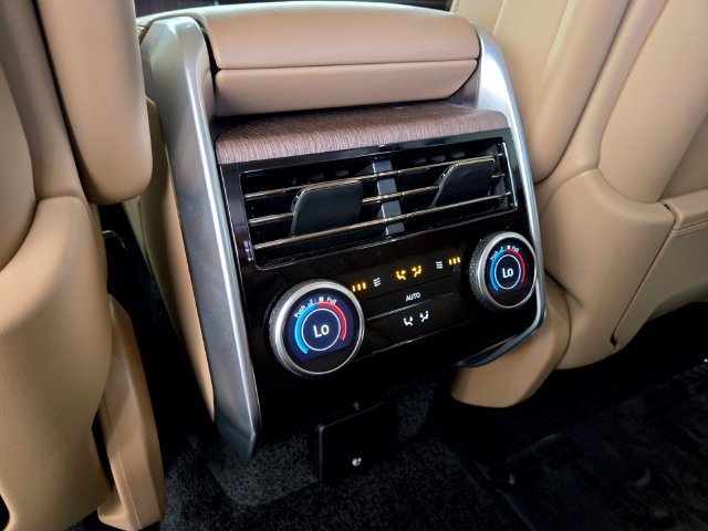 Certified 2025 Land Rover Range Rover Autobiography AWD/4WD image 13