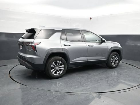 Used 2025 Chevrolet Equinox LT FWD image 8