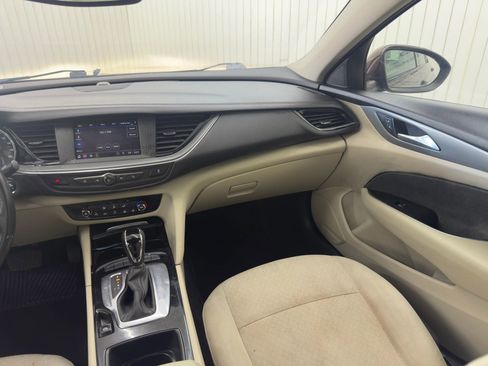 Used 2018 Buick Regal Preferred image 14