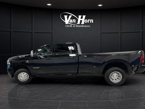 Used 2025 RAM 3500 Laramie AWD/4WD image 4
