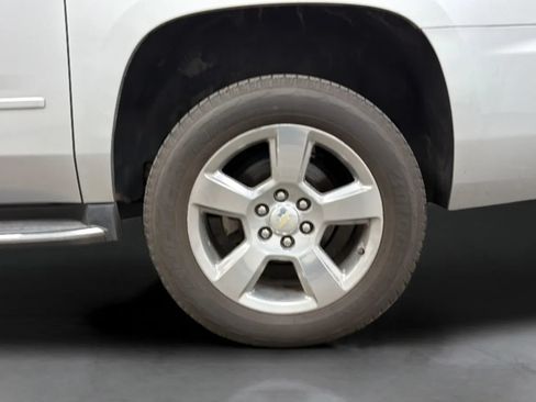 Used 2018 Chevrolet Suburban Premier RWD image 28