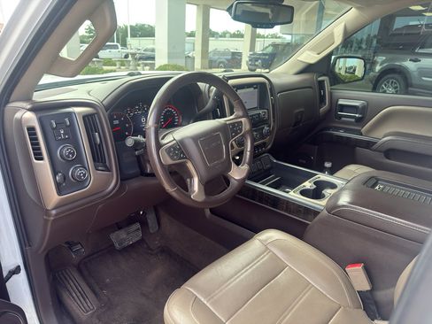 Used 2016 GMC Sierra 1500 Denali w/ Enhanced Driver Alert Package AWD/4WD image 2