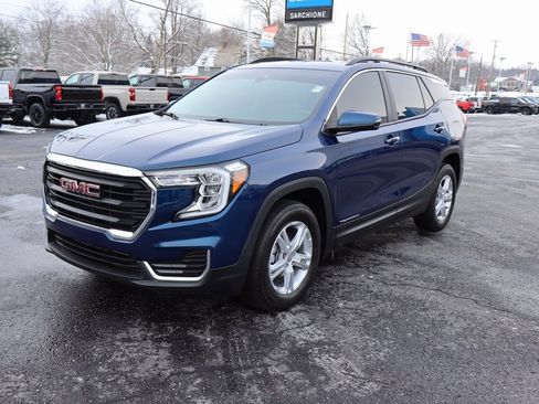 Used 2022 GMC Terrain SLE w/ Driver Convenience Package image 30