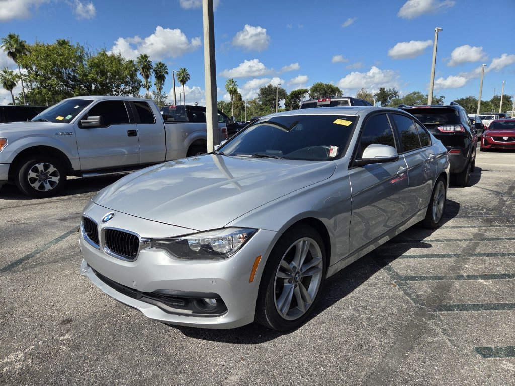 Used 2016 BMW 320i Sedan RWD image 3