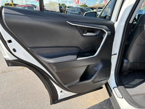 Used 2025 Toyota RAV4 XLE Premium FWD image 31
