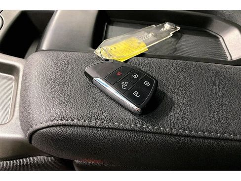 Used 2023 Chevrolet Silverado 1500 Custom image 12