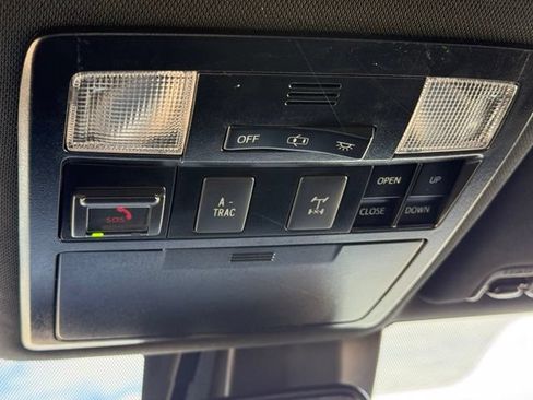 Used 2021 Toyota Tacoma TRD Off-Road w/ TRD Premium Off Road Package AWD/4WD image 28