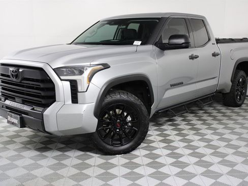 Used 2022 Toyota Tundra SR5 image 3