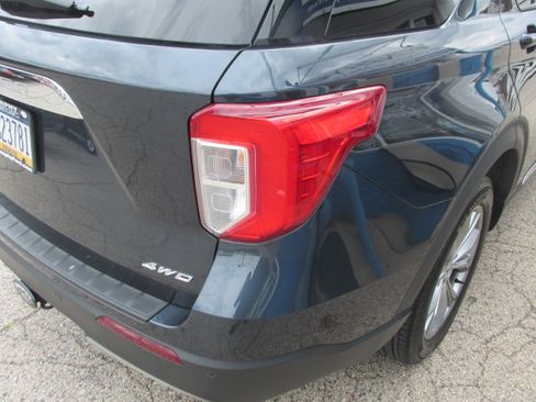 Used 2023 Ford Explorer XLT w/ Equipment Group 202A AWD/4WD image 10