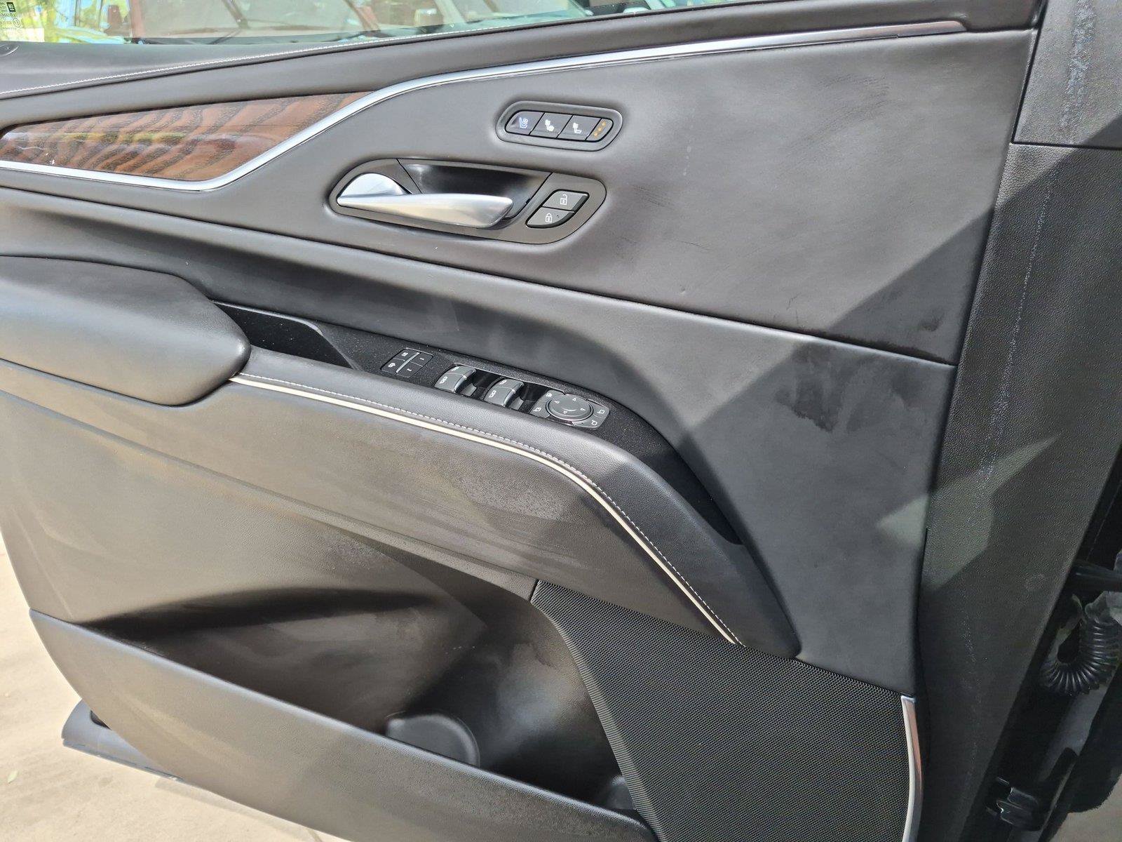 Used 2022 Cadillac Escalade Sport Platinum w/ Heavy-Duty Trailer Package AWD/4WD image 24