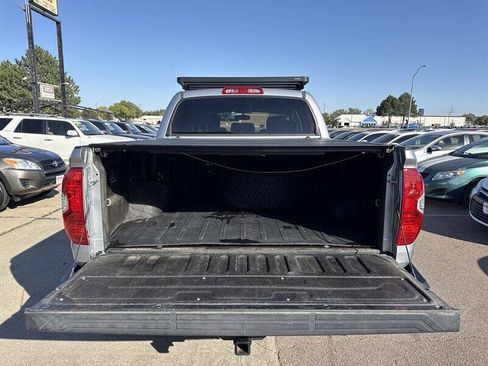 Used 2017 Toyota Tundra SR5 w/ SR5 Upgrade Package AWD/4WD image 18