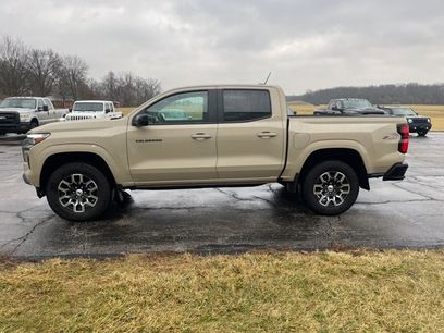 Used 2023 Chevrolet Colorado Z71 w/ Z71 Convenience Package 2