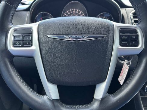 Used 2013 Chrysler 200 Touring FWD image 14