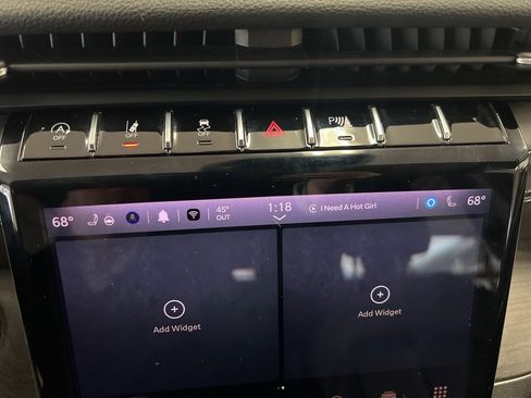 Certified 2023 Jeep Grand Cherokee L Limited w/ Black Appearance Package image 15