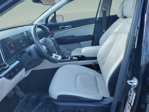 Certified 2024 Kia Sportage EX image 19