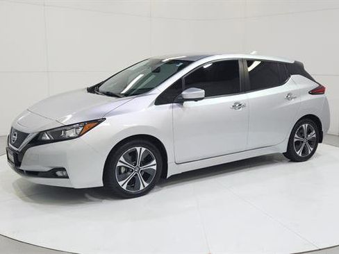 Used 2022 Nissan Leaf SV w/ SV Technology Package image 3