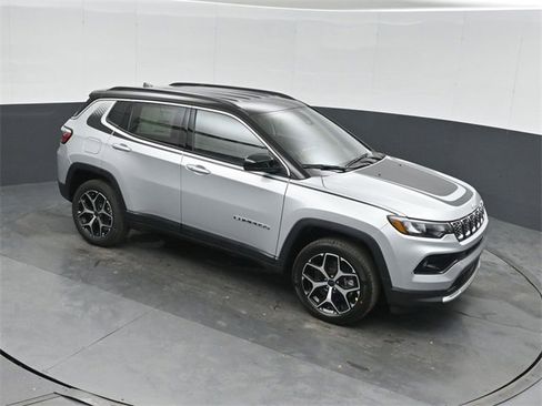 New 2026 Jeep Compass Limited w/ Mopar Graphics Package image 28