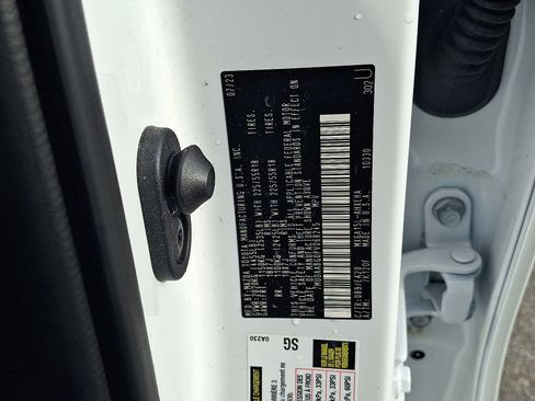 Used 2023 Toyota Corolla Cross XLE image 26