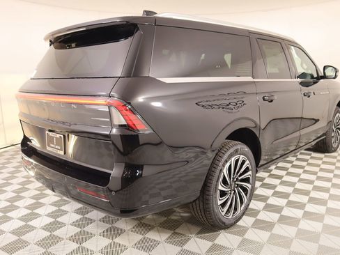 New 2026 Lincoln Navigator L Black Label AWD/4WD image 22
