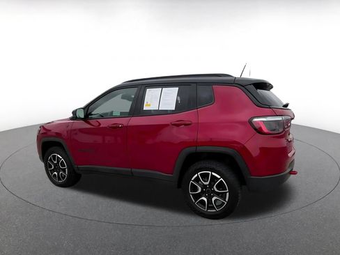 Used 2025 Jeep Compass Trailhawk AWD/4WD image 10