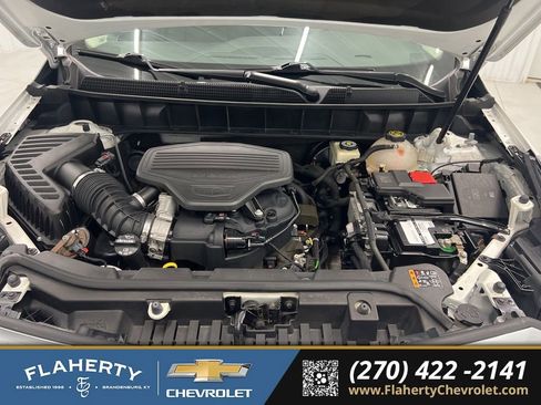 Used 2018 Cadillac XT5 Luxury w/ Driver Awareness Package image 16