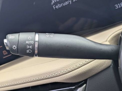 Used 2025 Cadillac XT4 Premium Luxury FWD image 26