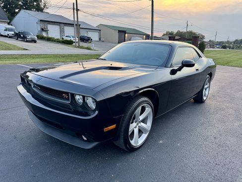 Used 2010 Dodge Challenger R/T image 3