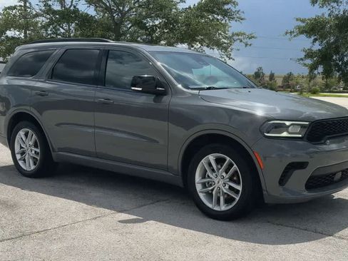 Used 2024 Dodge Durango GT RWD image 2