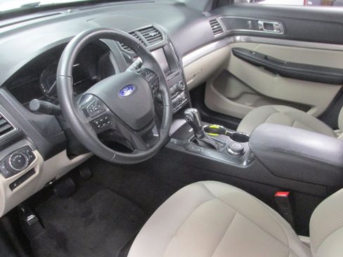 Used 2019 Ford Explorer XLT w/ Equipment Group 201A image 28
