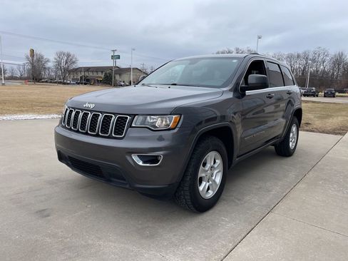 Used 2017 Jeep Grand Cherokee Laredo w/ Quick Order Package 23E image 2